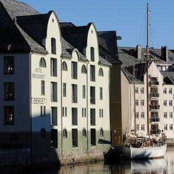 Brosundet Hotel 4*